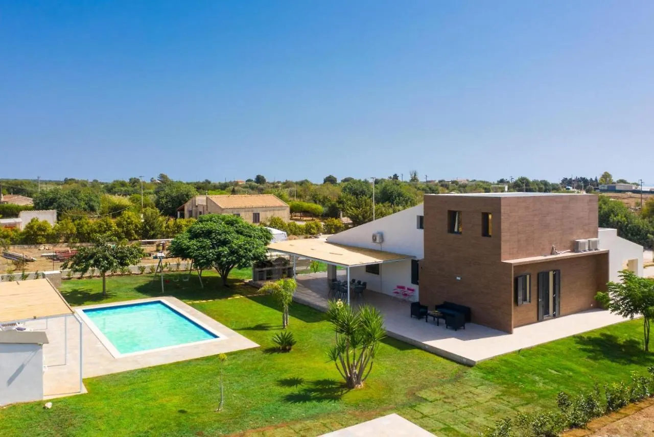 Villa Akos Ragusa 0*,